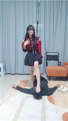 【小舞酱】坐脸窒息-洞洞鞋踩虐 bf59554