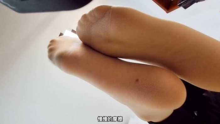 晓G妈妈脚底脏白棉袜肉丝玩贱儿子 当妈妈的玩具POV f字幕版 LCT076f