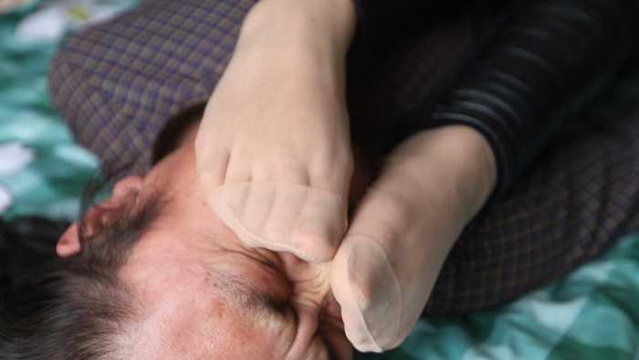 村花超臭短肉丝强迫踩脸素人闻臭丝 JS250417~1
