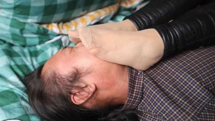 村花超臭短肉丝强迫踩脸素人闻臭丝 JS250417~1