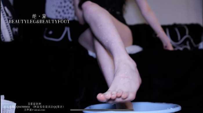 艾琳175被牛奶浸泡的美腿玉足 GD050 YC-250408-6