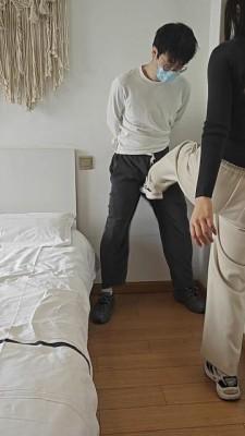 女大学生暴力踢裆虐裆 ACYC-4448