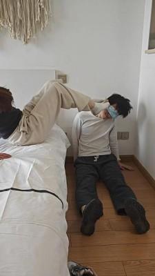 女大学生暴力踢裆虐裆 ACYC-4448
