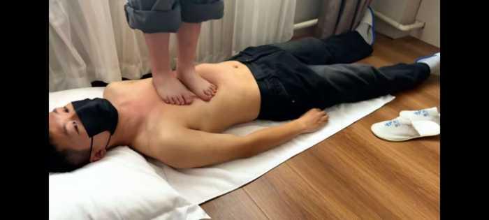 【低价福利】研究生裸足温柔踩踏（1） YC-250412-2