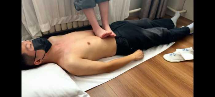 【低价福利】研究生裸足温柔踩踏（1） YC-250412-2