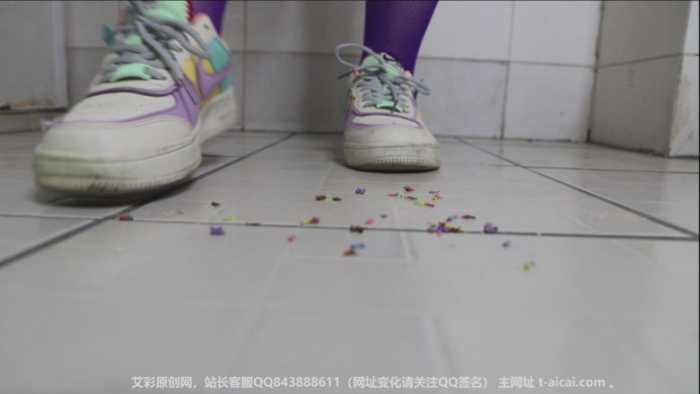 【哚儿】女巨人偶遇小人-踩踏侮辱口水攻击残忍折磨 YC-210112-6