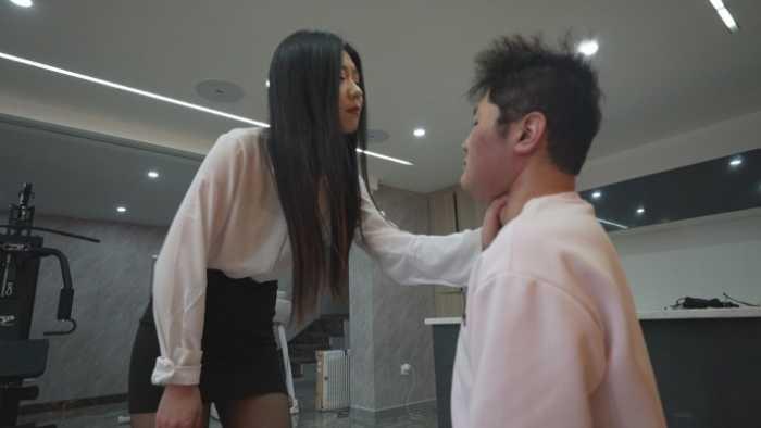 鱼七和小野耳光封顶专场 各种姿势体位 各种花样大耳光 YC-250402-2 鱼七和小野耳光封顶专场 各种姿势体位 各种花样大耳光 YC-250402-2