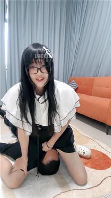 【鸭哥】洞洞鞋踩狗东西 JS251129-3