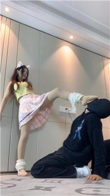 【女生也能很暴力】可爱小主暴力虐打 bf59502