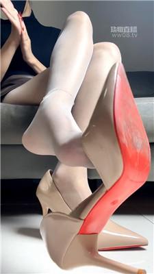 【颜艺】红底高跟灰丝炸J    251128-30