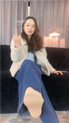 【女生也能很暴力】运动鞋踩踏-抽耳光 bf59448