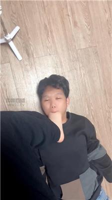【煎饼狗子】脏鞋玉足狂舔-胯下辱 JS260108-18